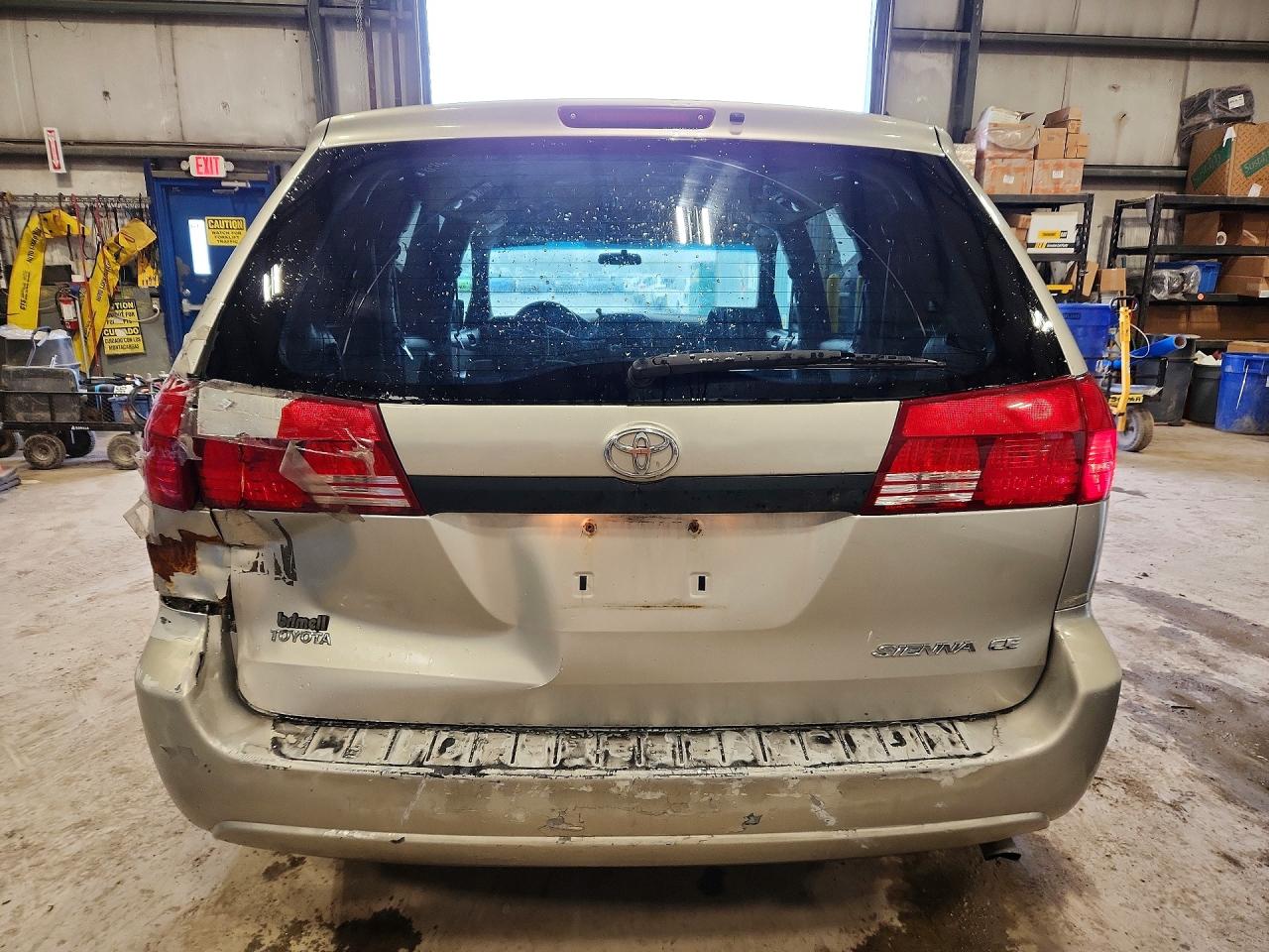TOYOTA SIENNA 2005 — 7