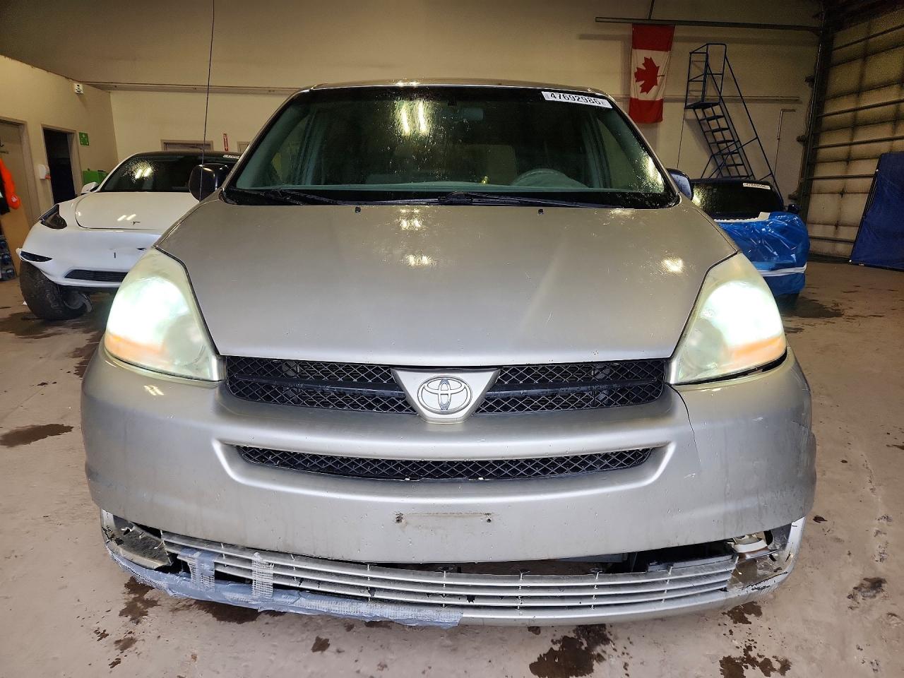 TOYOTA SIENNA 2005 — 6