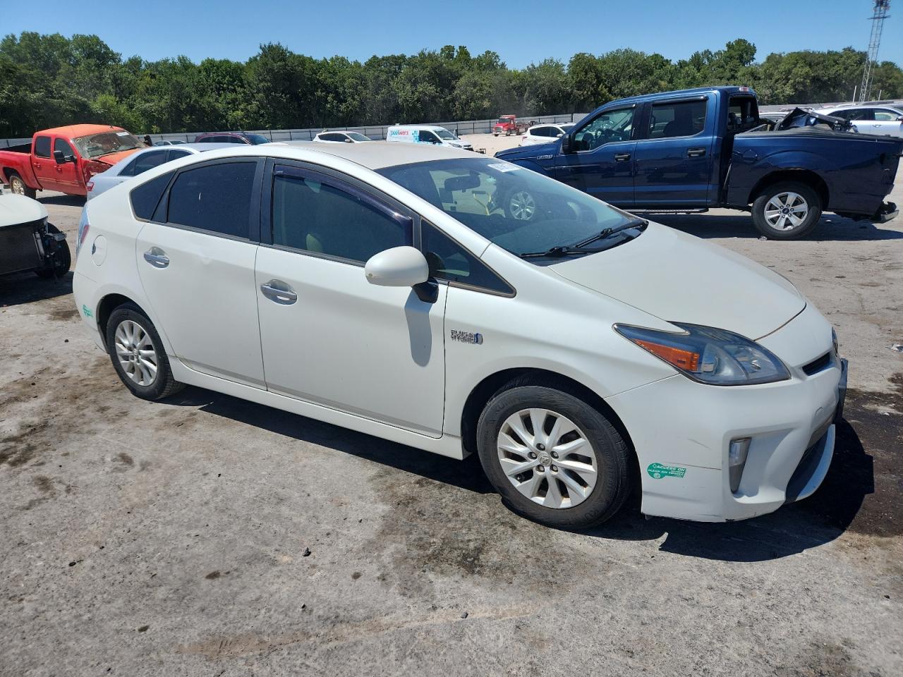 TOYOTA PRIUS PLUG-IN 2015 — 5