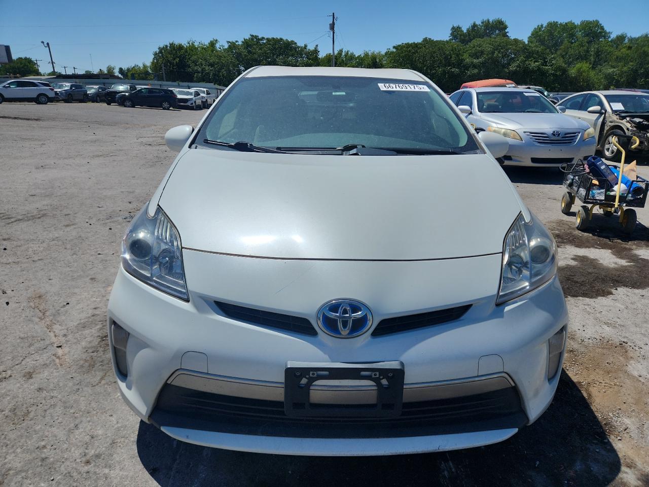 TOYOTA PRIUS PLUG-IN 2015 — 6