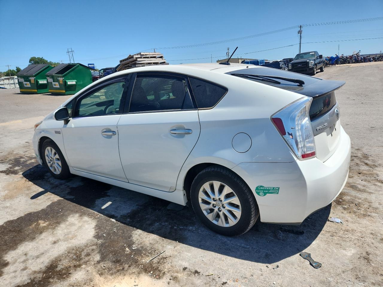 TOYOTA PRIUS PLUG-IN 2015 — 3