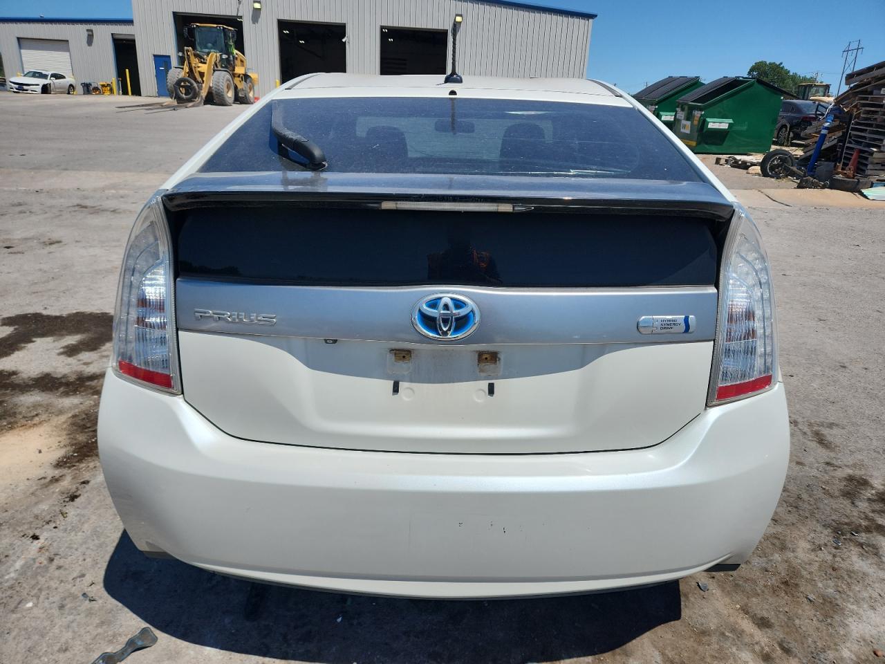 TOYOTA PRIUS PLUG-IN 2015 — 7