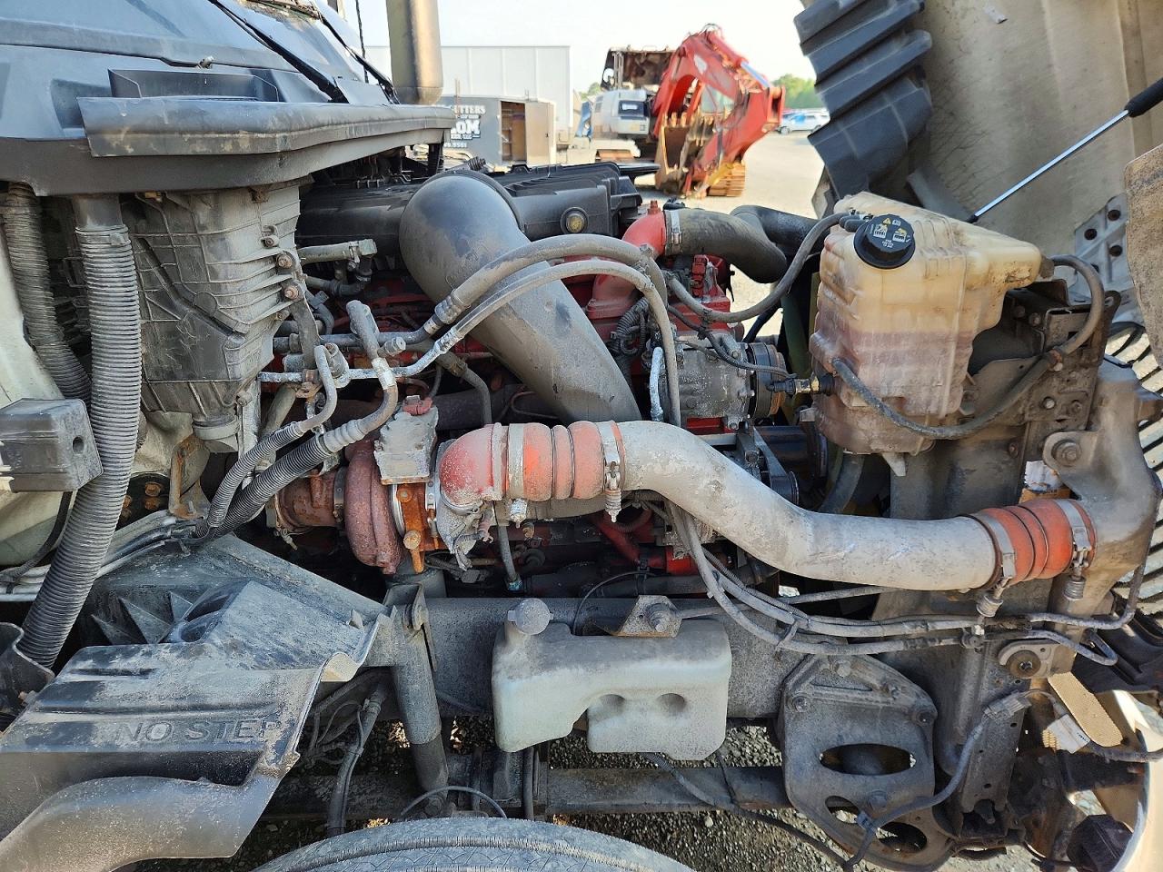 INTERNATIONAL LT625 2019 — 8
