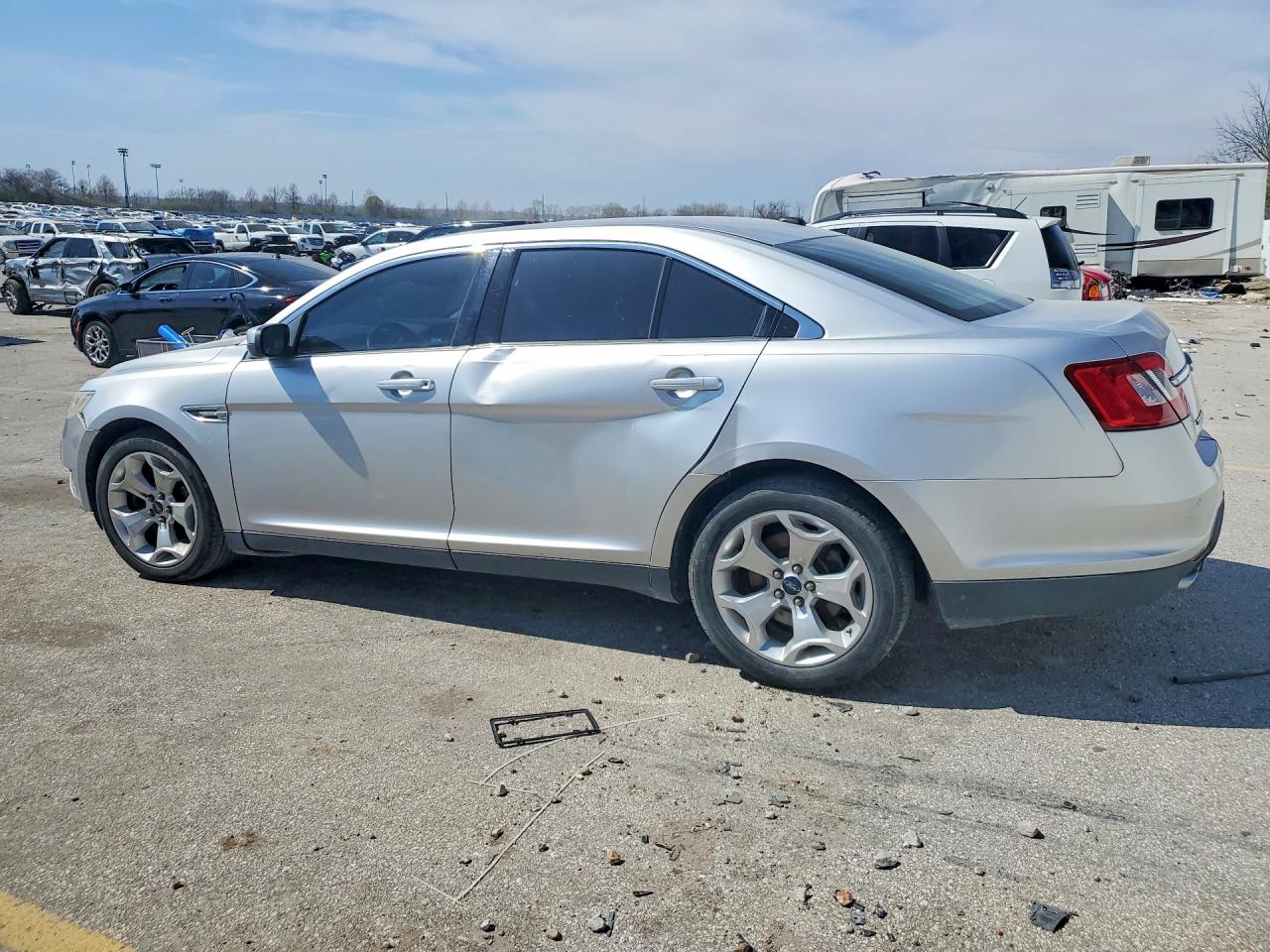 FORD TAURUS 2010 — 3