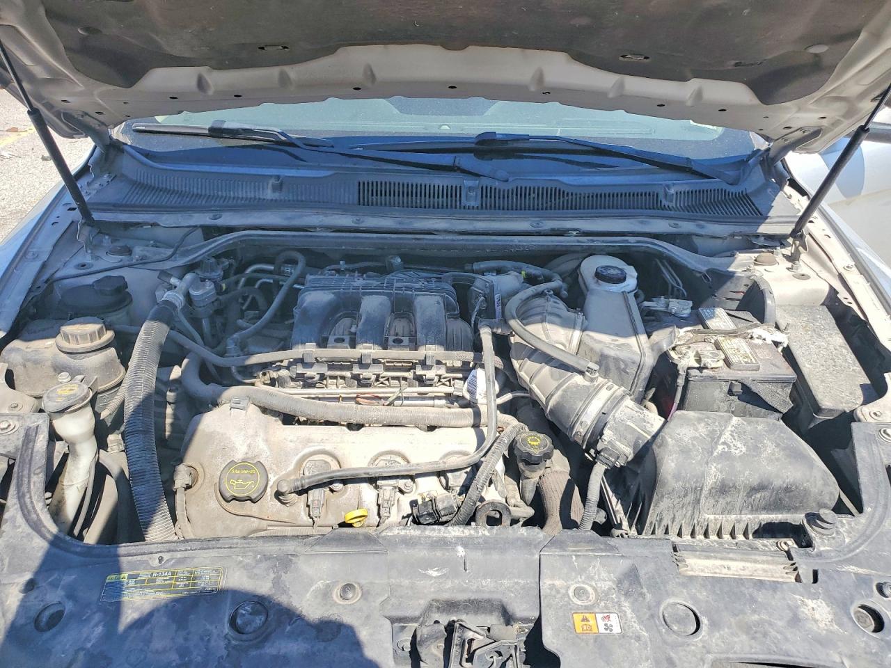 FORD TAURUS 2010 — 12