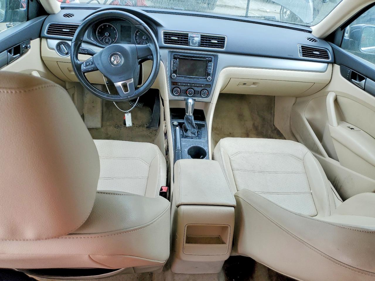 VOLKSWAGEN PASSAT 2015 — 9