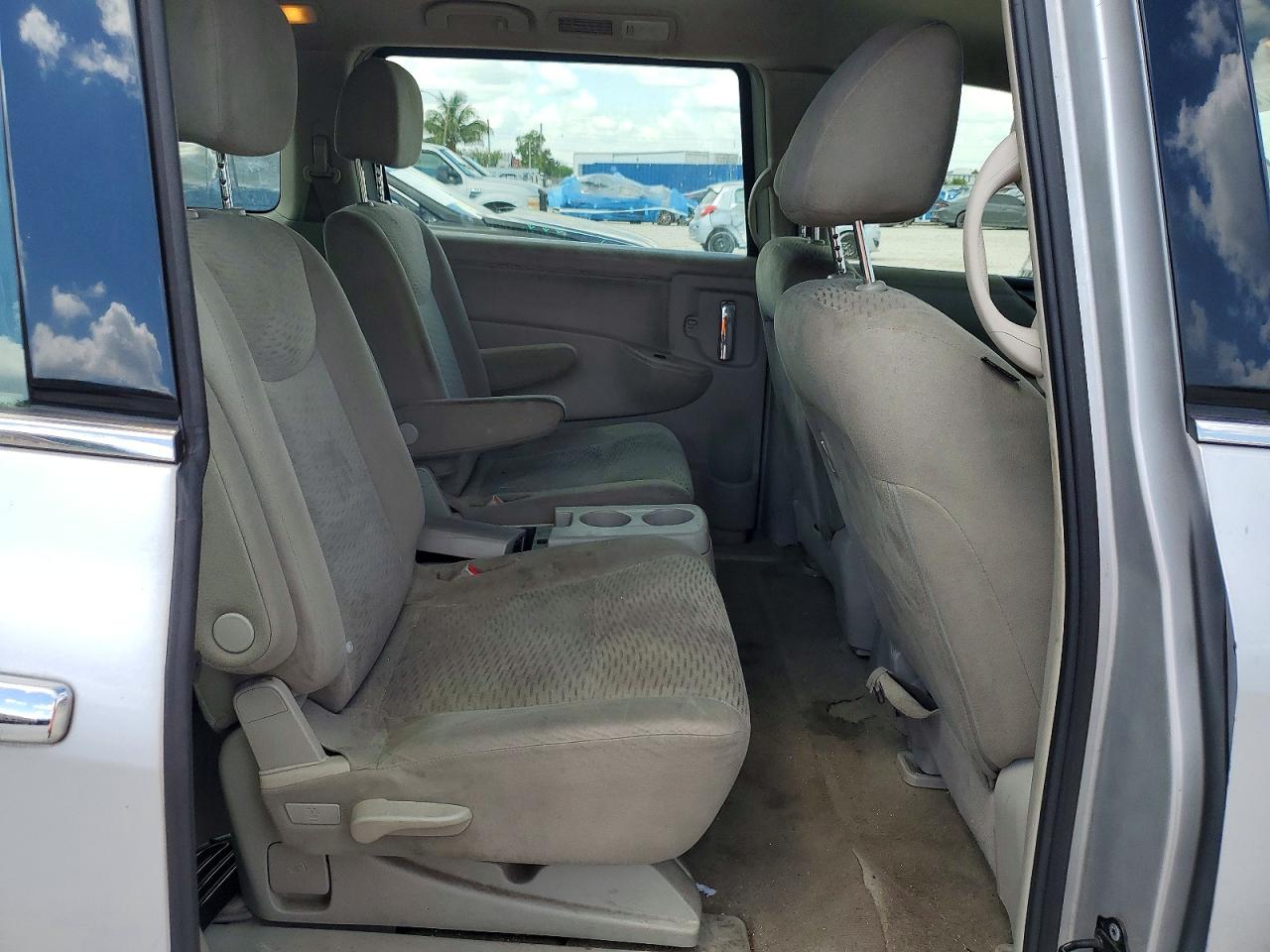 NISSAN QUEST 2016 — 12