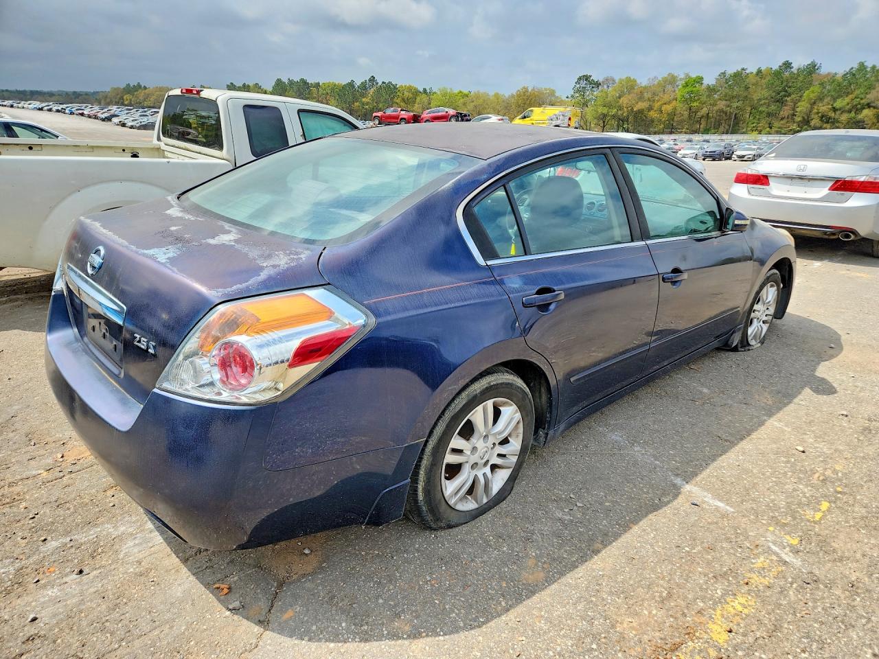 NISSAN ALTIMA BASE 2010 — 4