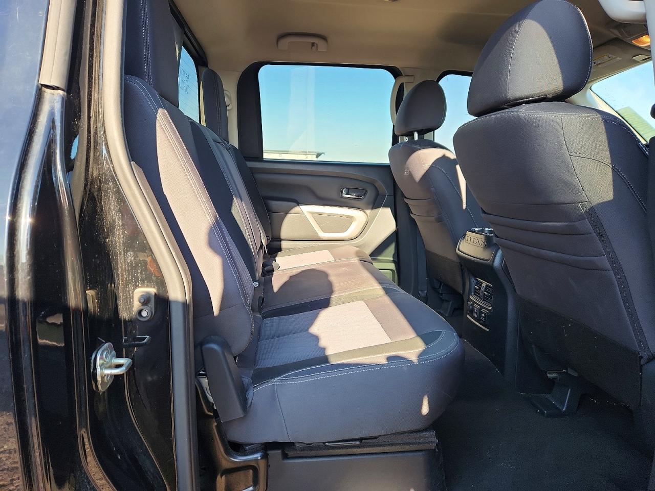 NISSAN TITAN 2020 — 11