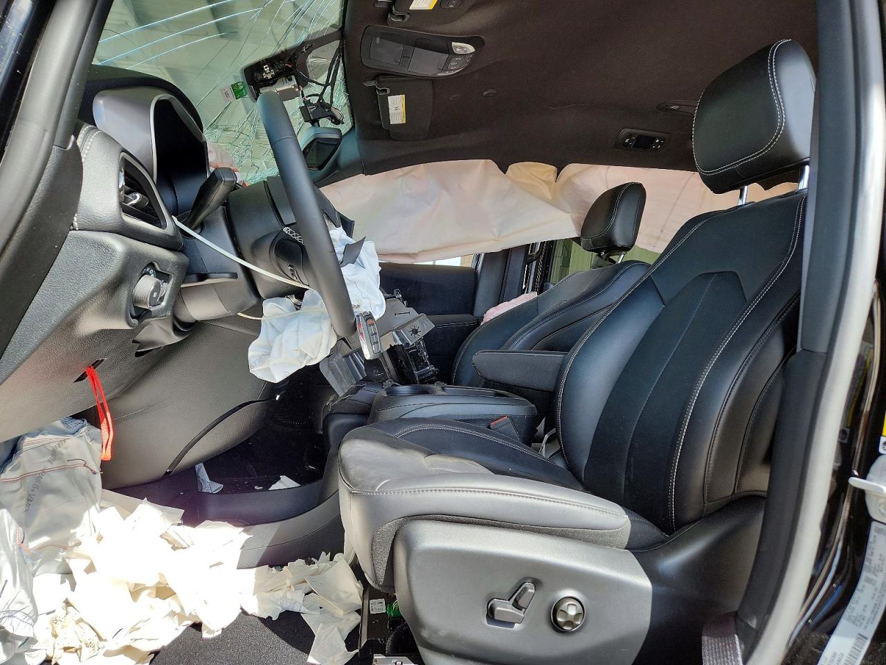 CHRYSLER PACIFICA 2026 — 8