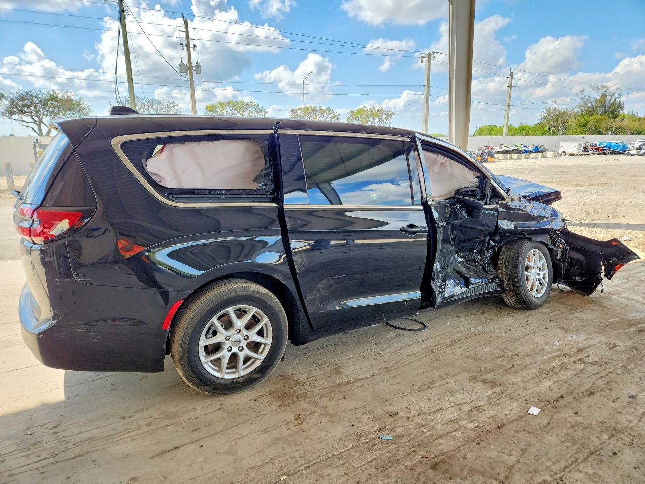 CHRYSLER PACIFICA 2026 — 4