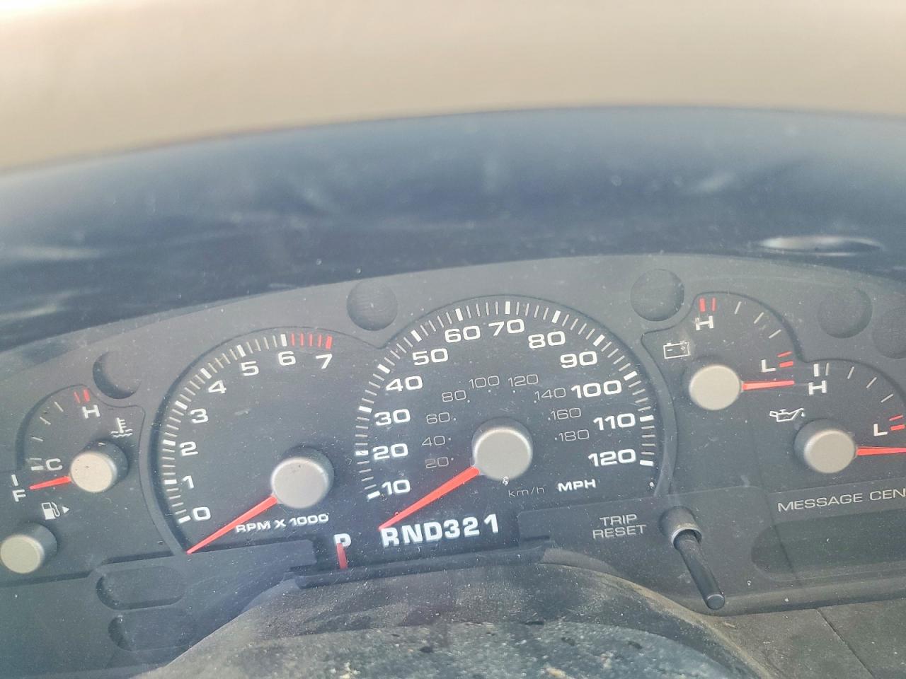 FORD EXPLORER 2005 — 10