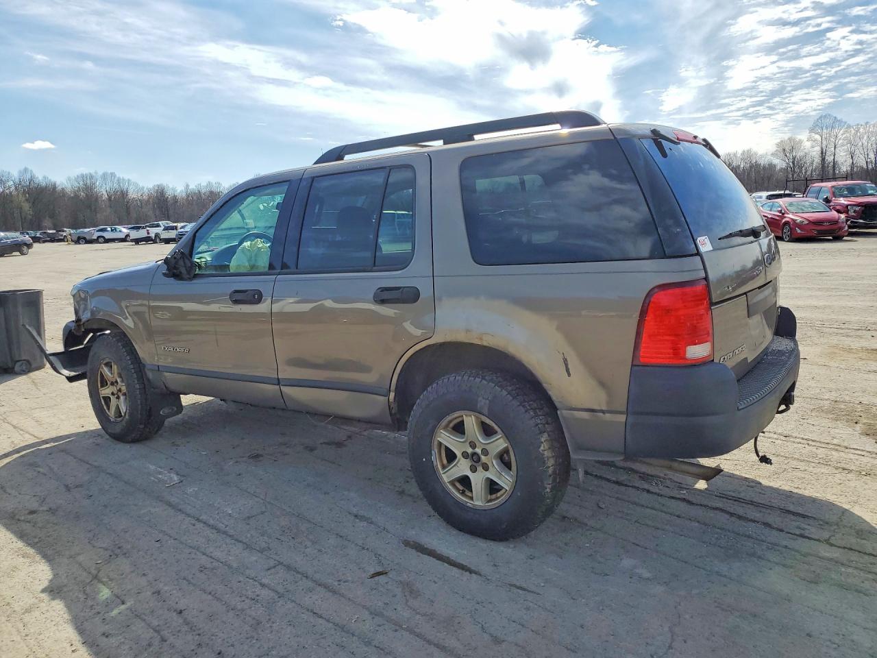 FORD EXPLORER 2005 — 3