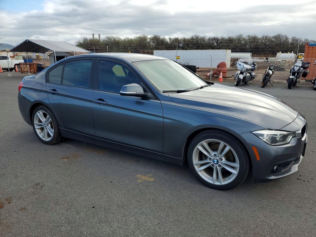 BMW 320 2017 — 5