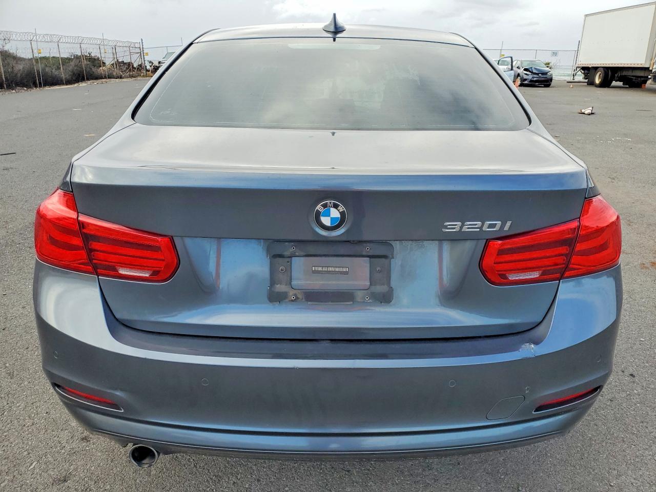 BMW 320 2017 — 7