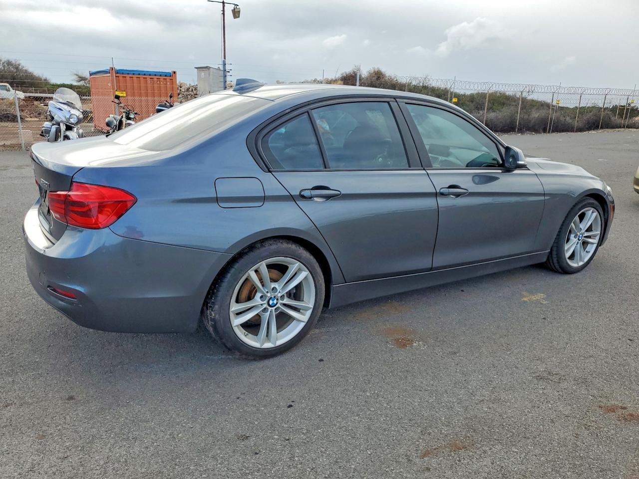 BMW 320 2017 — 4