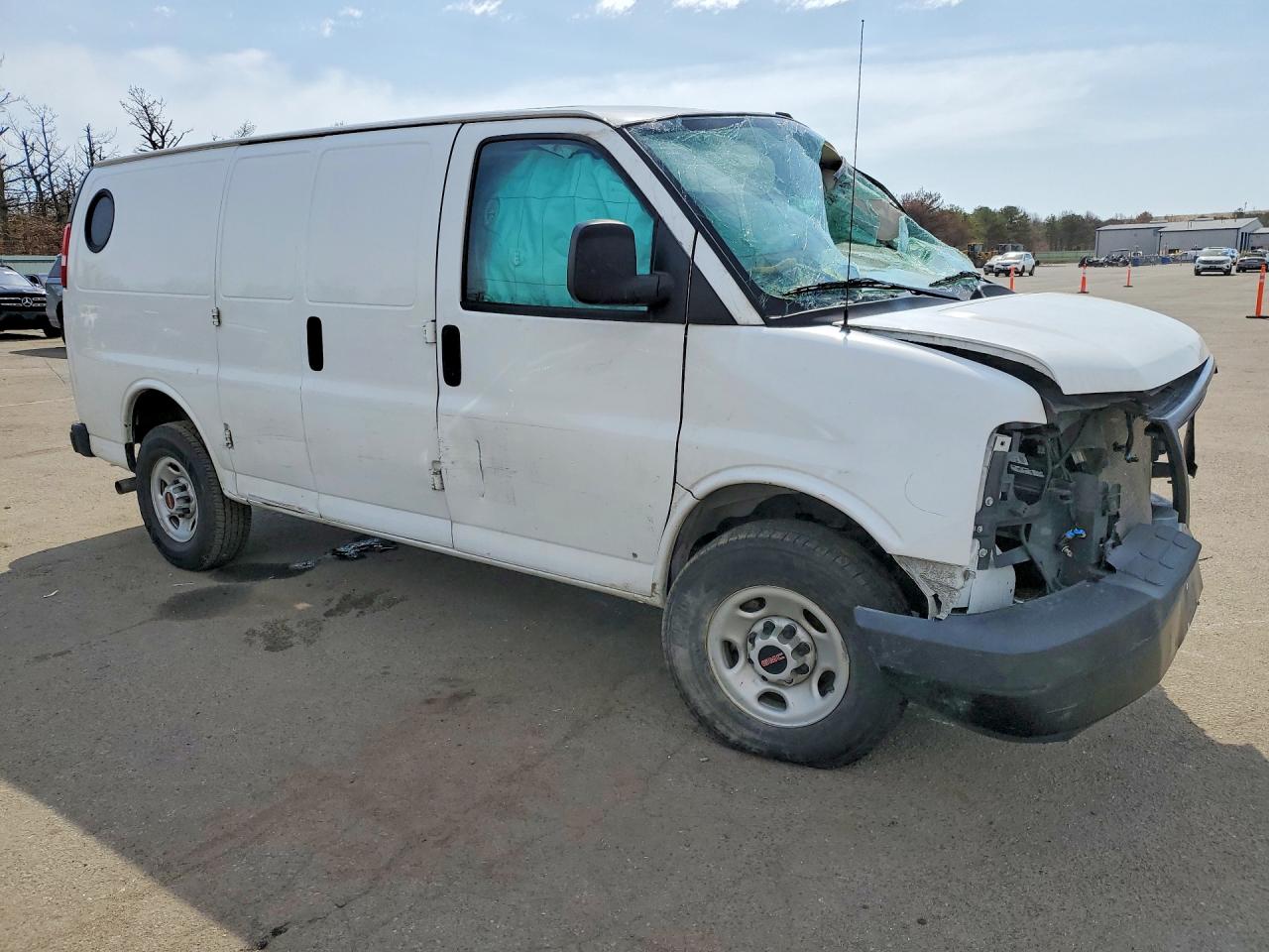 GMC SAVANA 2023 — 5