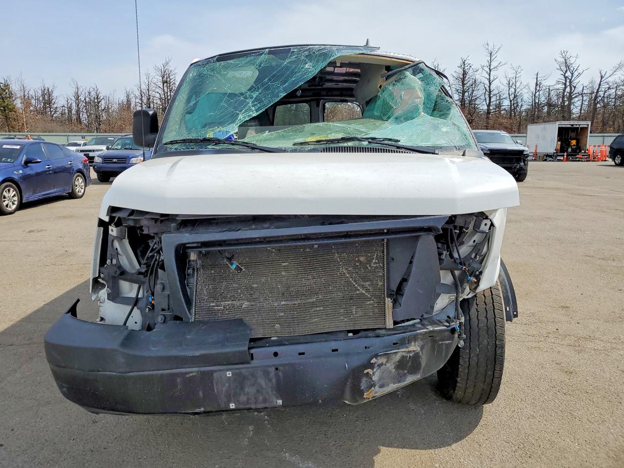 GMC SAVANA 2023 — 6