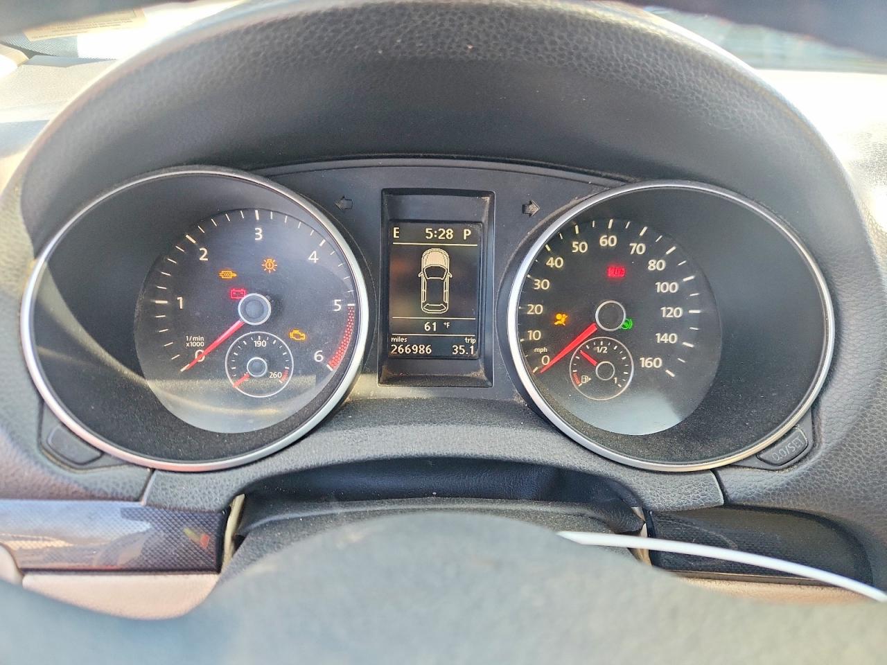 VOLKSWAGEN JETTA 2011 — 10