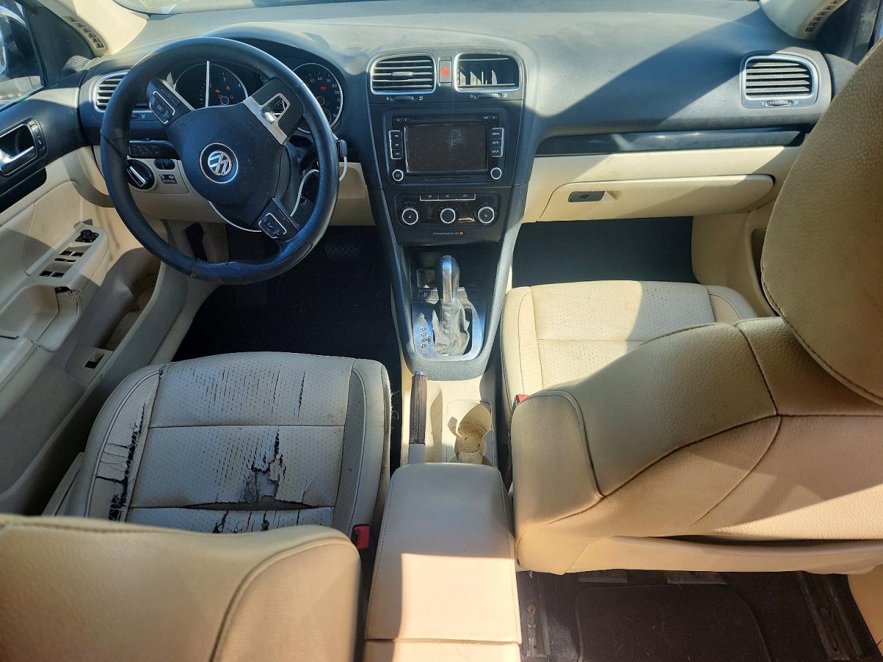 VOLKSWAGEN JETTA 2011 — 9