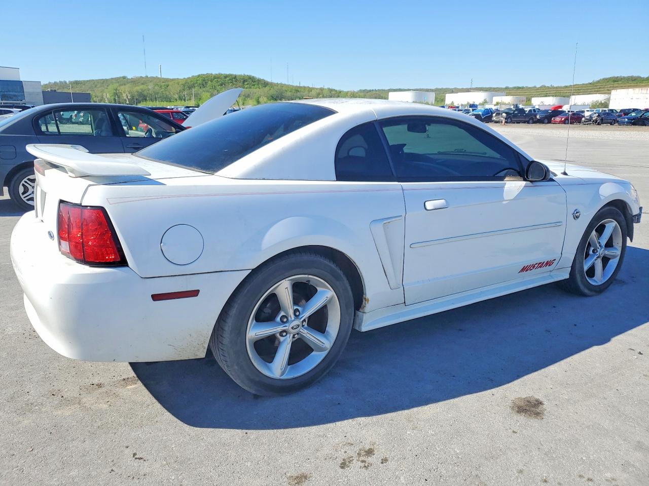 FORD MUSTANG 2004 — 4