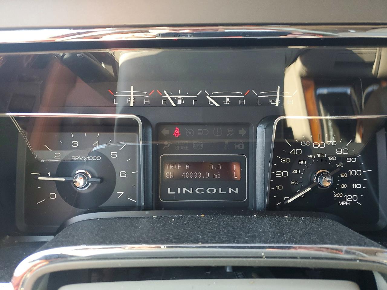 LINCOLN NAVIGATOR 2014 — 10