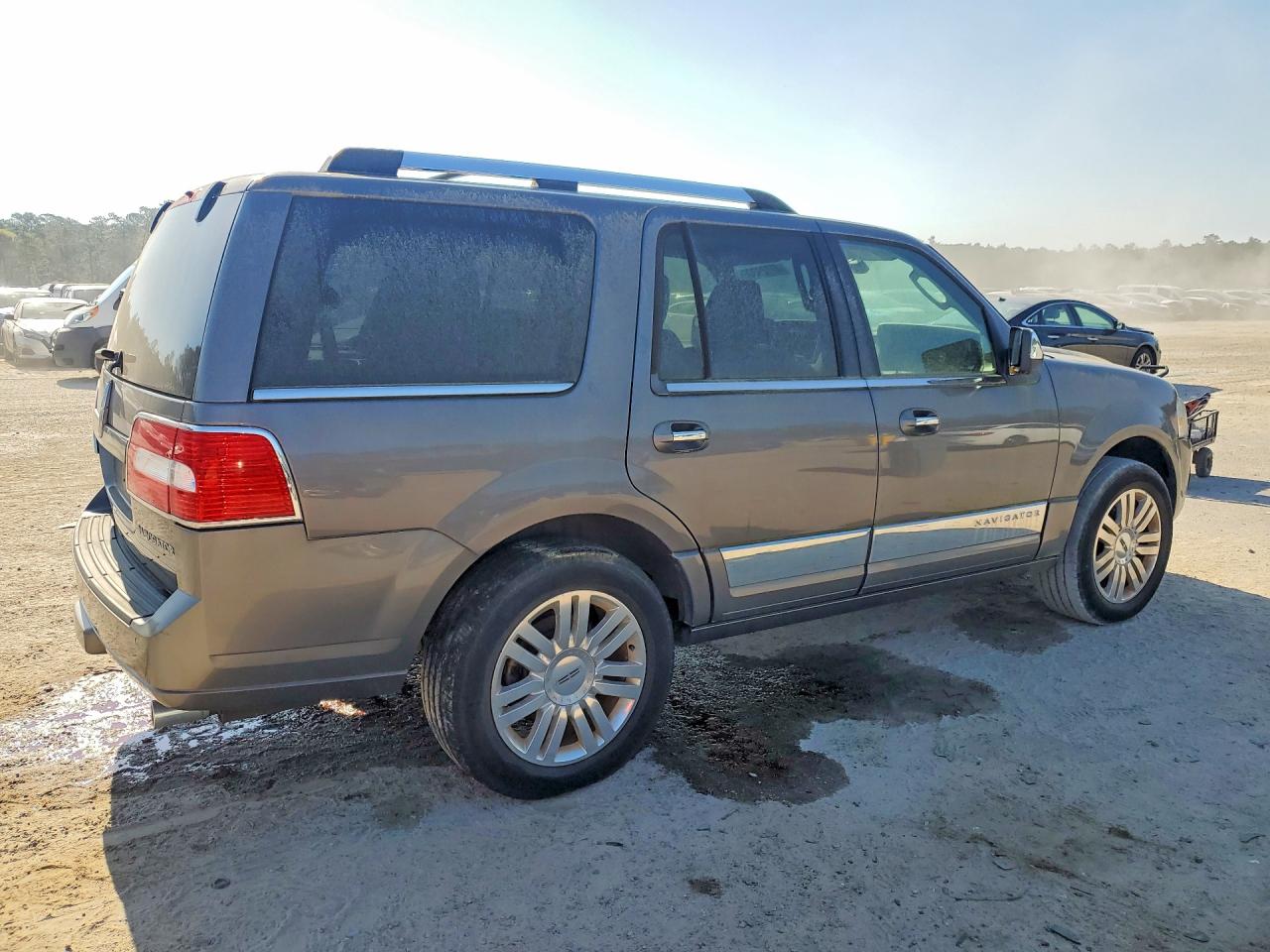 LINCOLN NAVIGATOR 2014 — 4