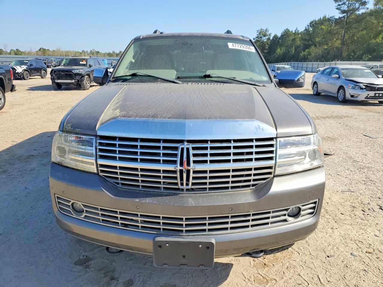 LINCOLN NAVIGATOR 2014 — 6