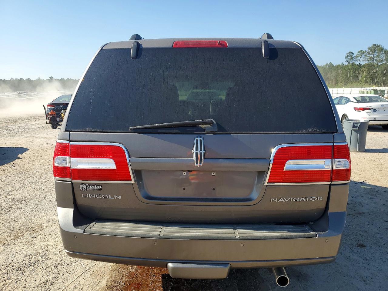 LINCOLN NAVIGATOR 2014 — 7