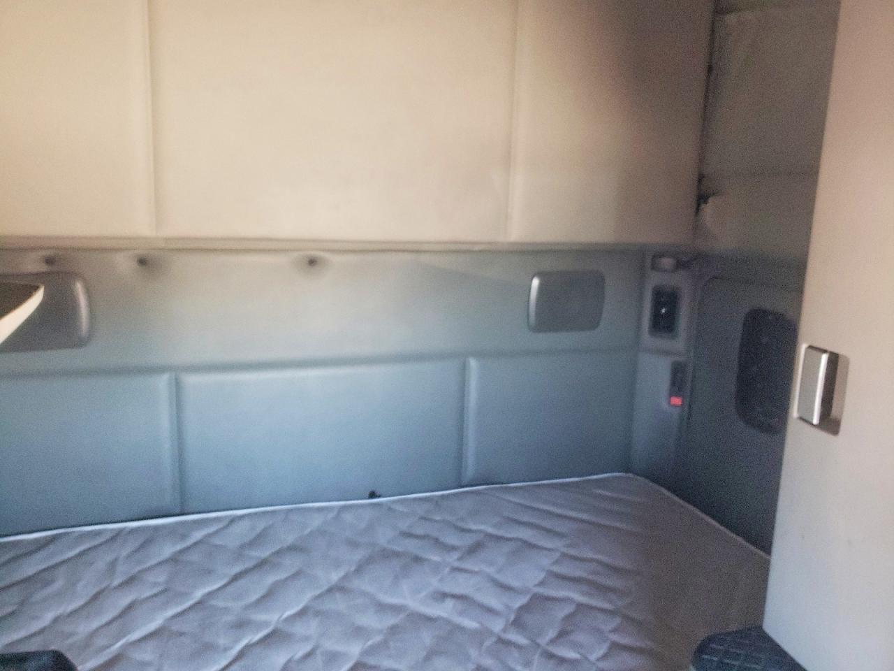 KENWORTH CONSTRUCTION 2019 — 7