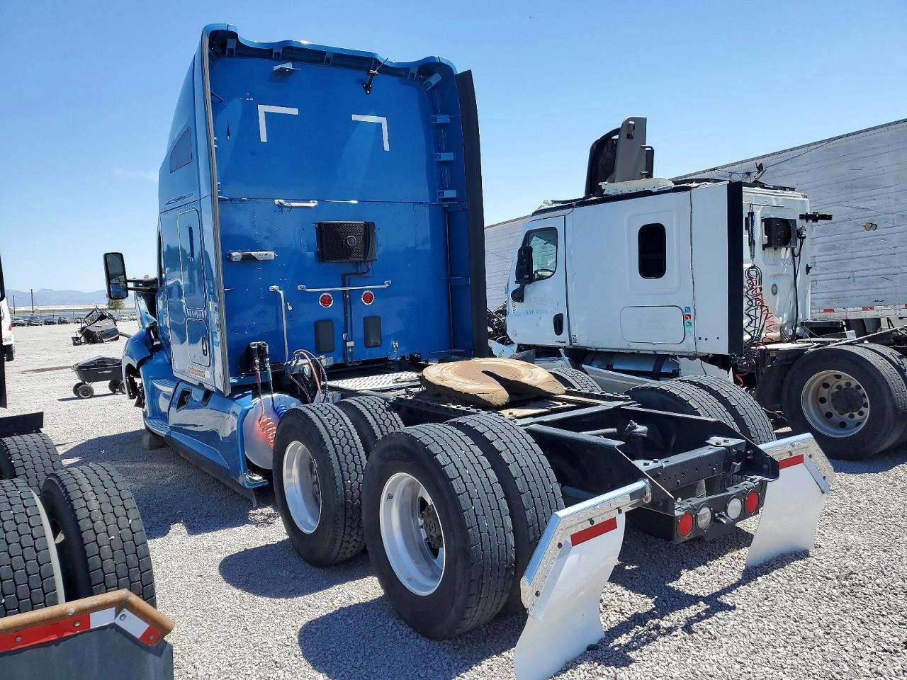 KENWORTH CONSTRUCTION 2019 — 4