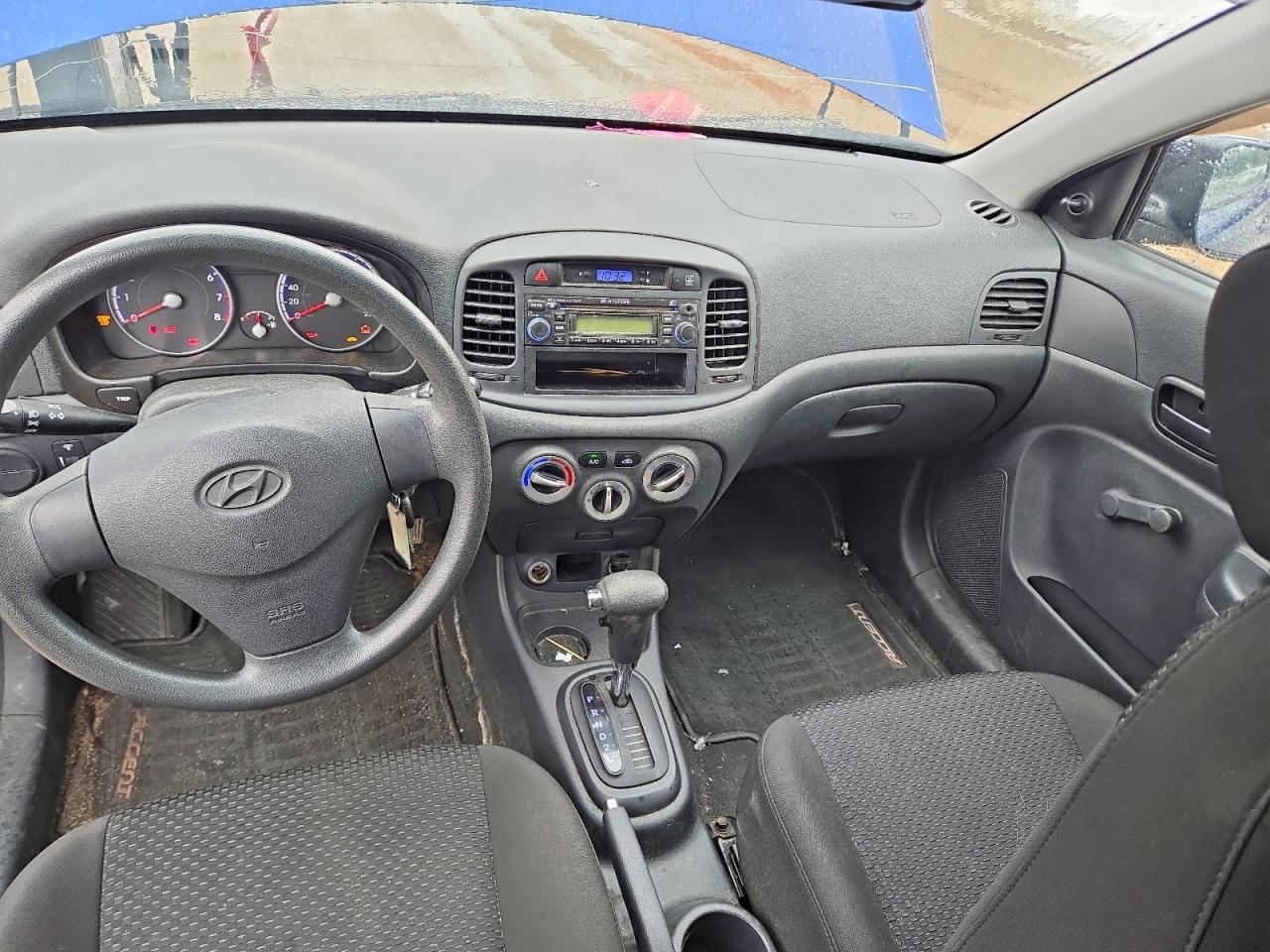 HYUNDAI ACCENT 2011 — 9