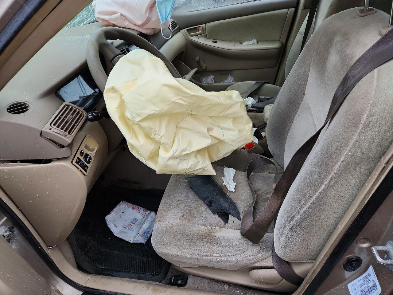 TOYOTA COROLLA 2004 — 8