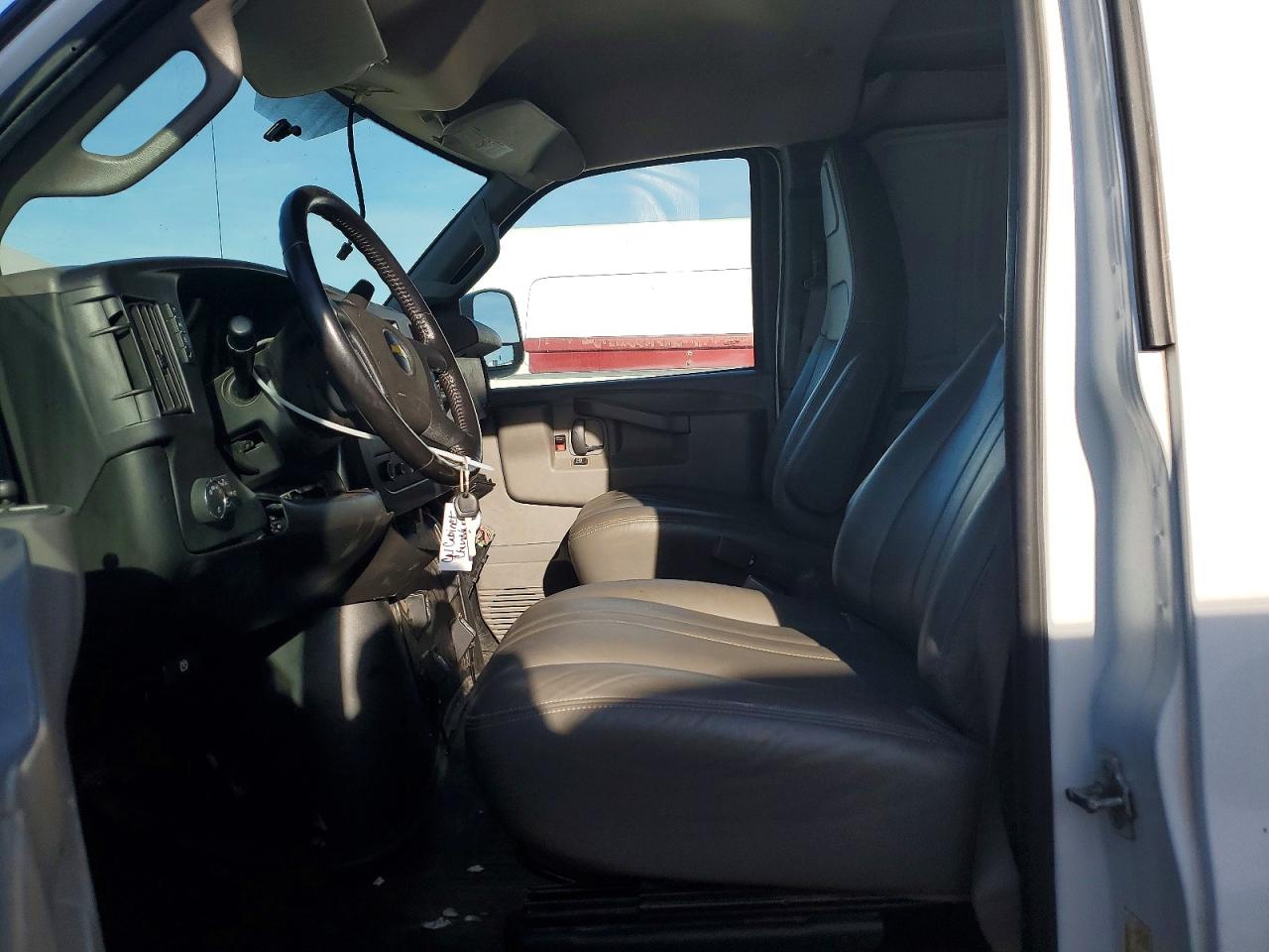 CHEVROLET EXPRESS G2500 2021 — 8