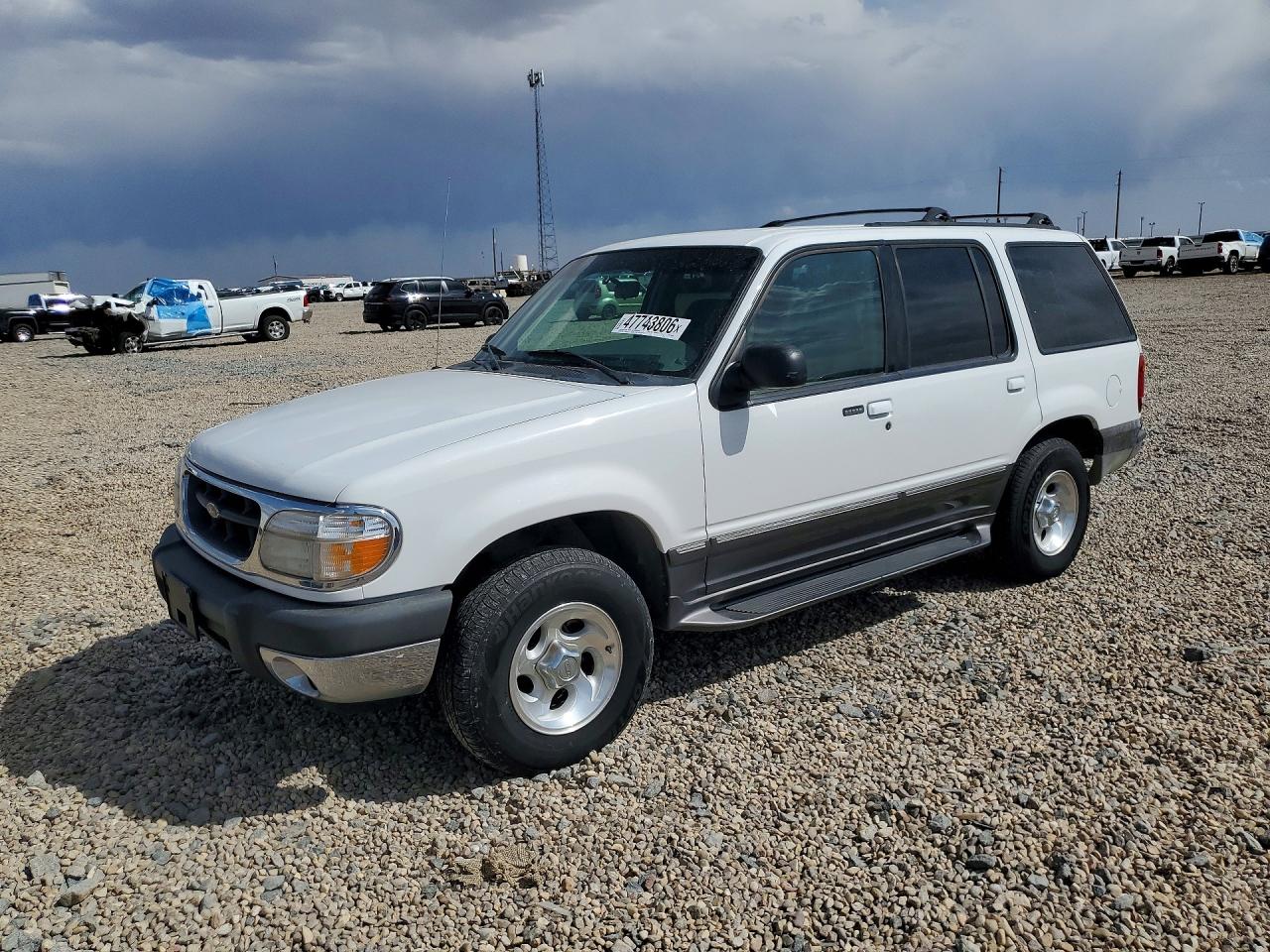 FORD EXPLORER 2000 — 2