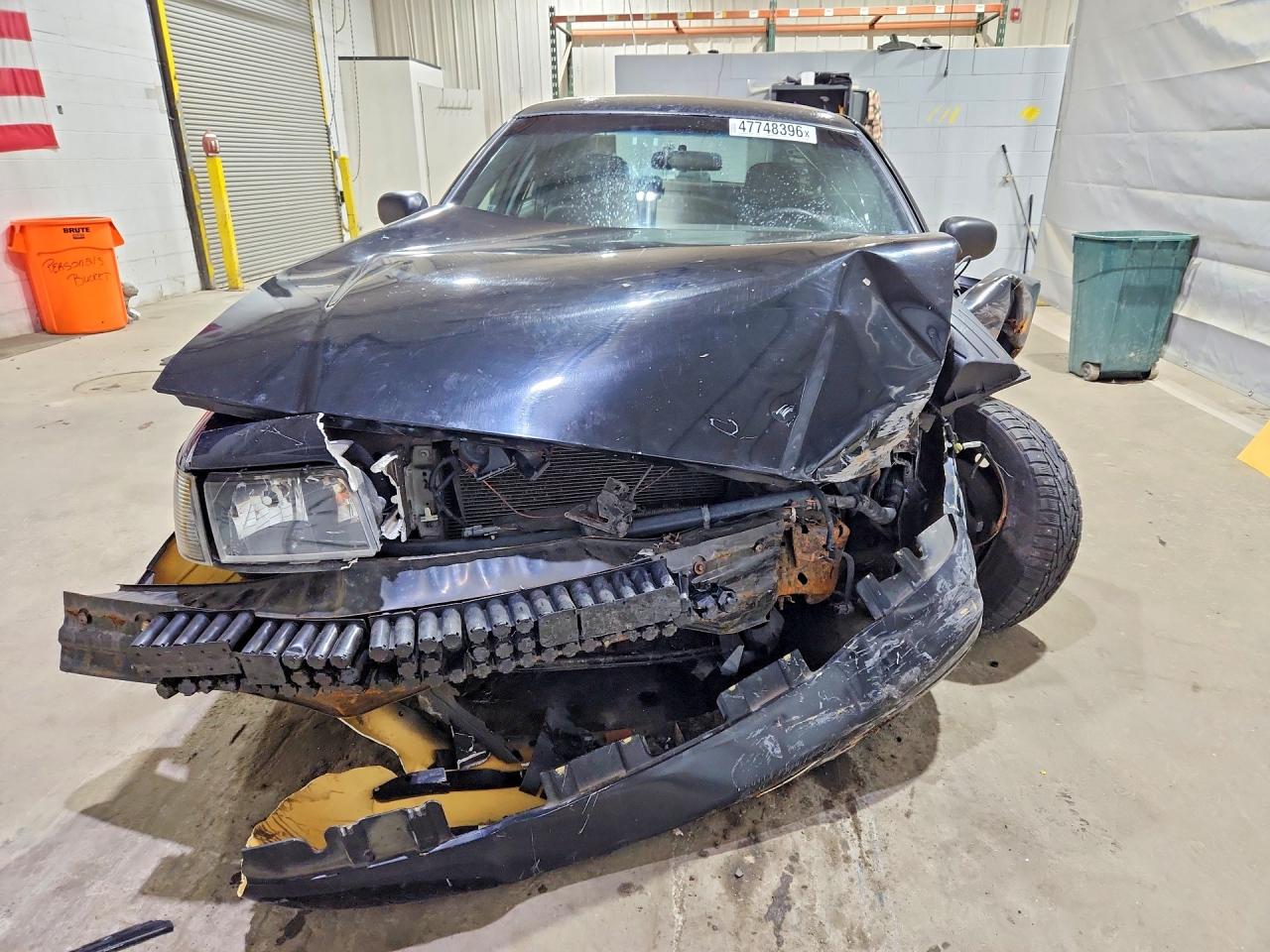 FORD CROWN VICTORIA 2006 — 6