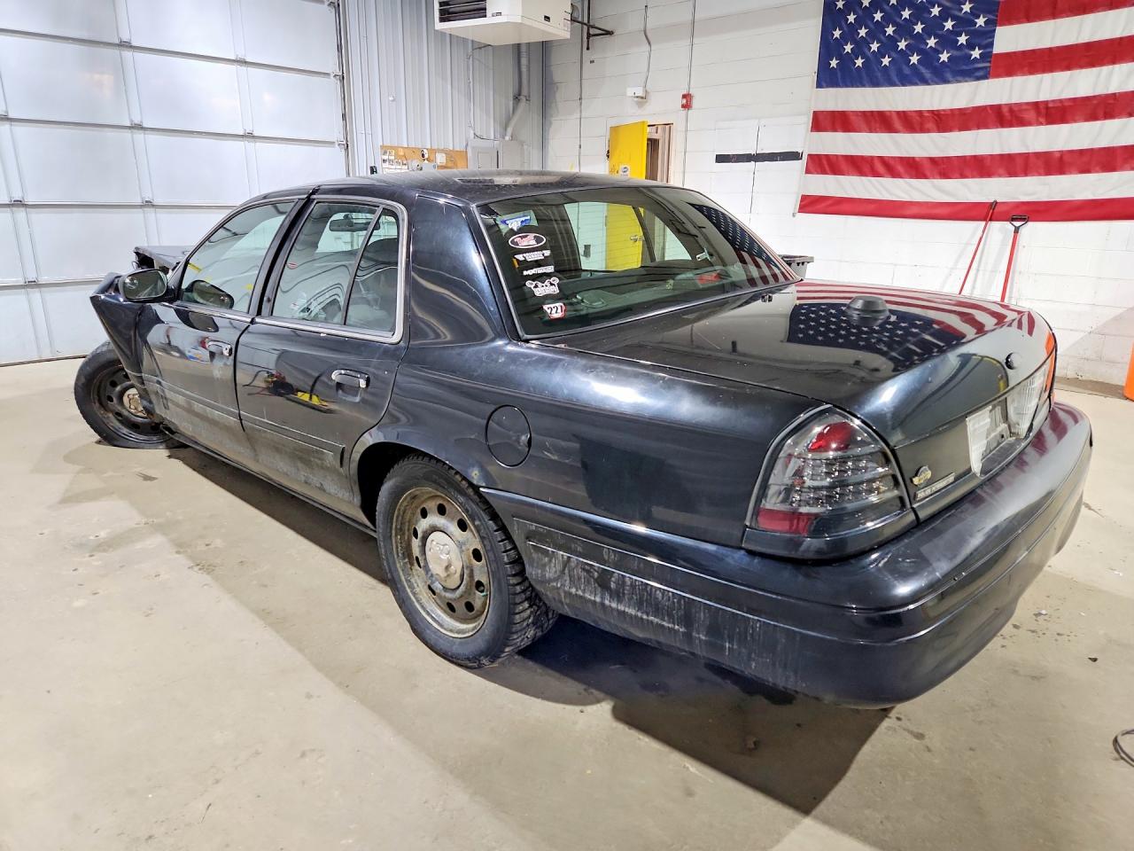 FORD CROWN VICTORIA 2006 — 3
