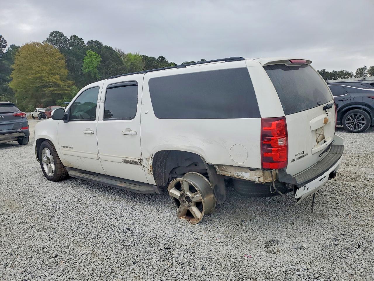 CHEVROLET SUBURBAN 2012 — 3
