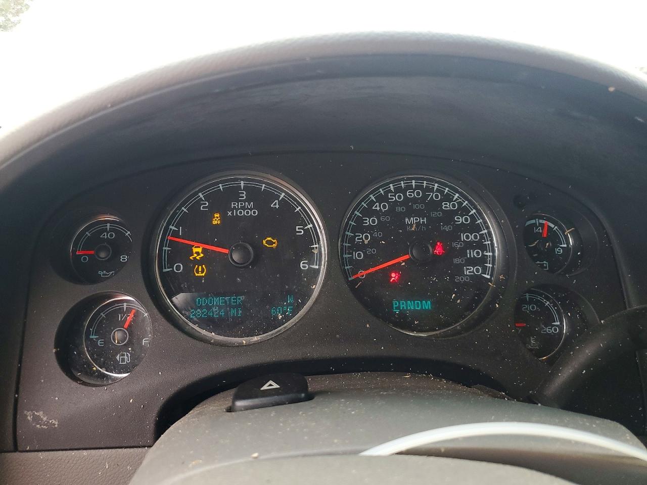 CHEVROLET SUBURBAN 2012 — 10