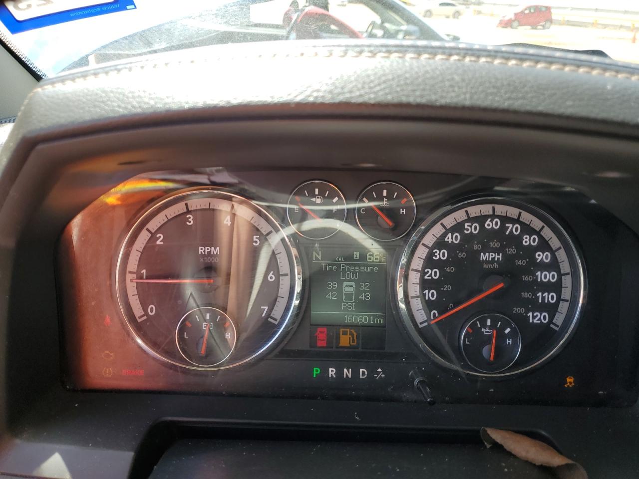DODGE RAM 1500 2011 — 10