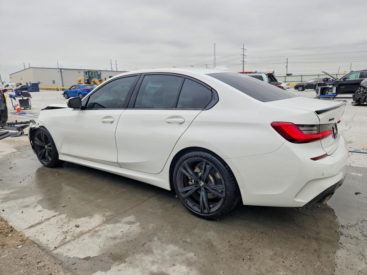 BMW 330XI 2020 — 3