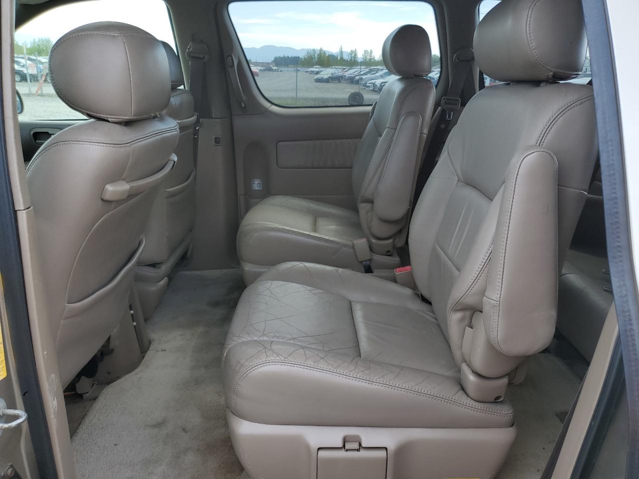 TOYOTA SIENNA 2001 — 12