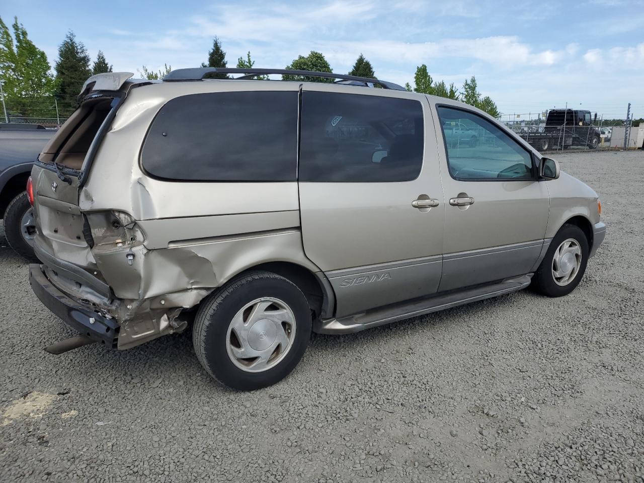TOYOTA SIENNA 2001 — 4