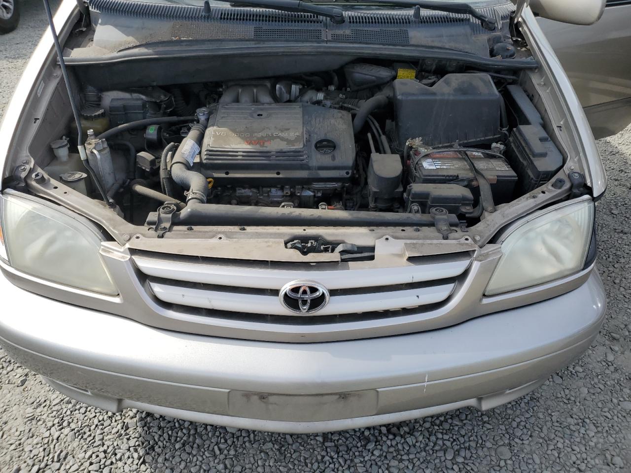 TOYOTA SIENNA 2001 — 13