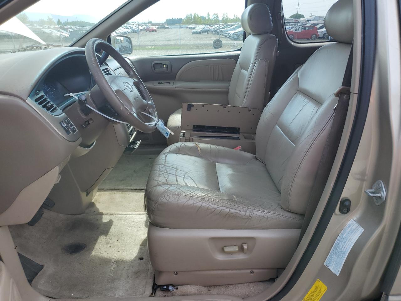 TOYOTA SIENNA 2001 — 8