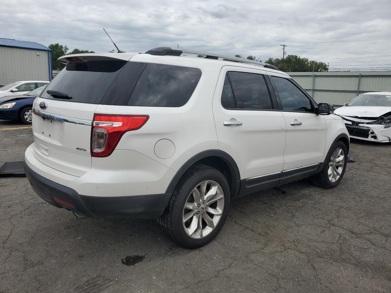 FORD EXPLORER 2014 — 4
