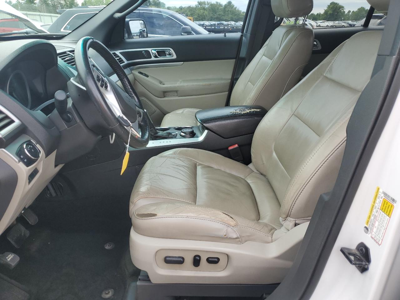 FORD EXPLORER 2014 — 8