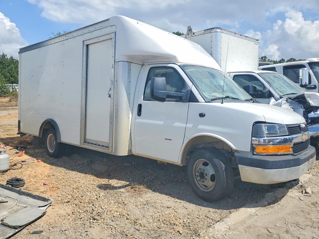2022 CHEVROLET EXPRESS