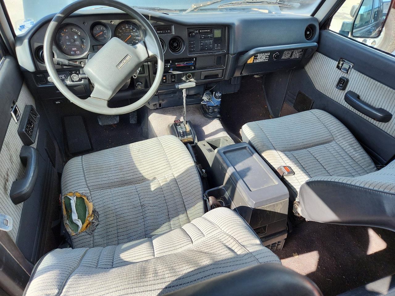 TOYOTA LAND CRUISER 1988 — 9