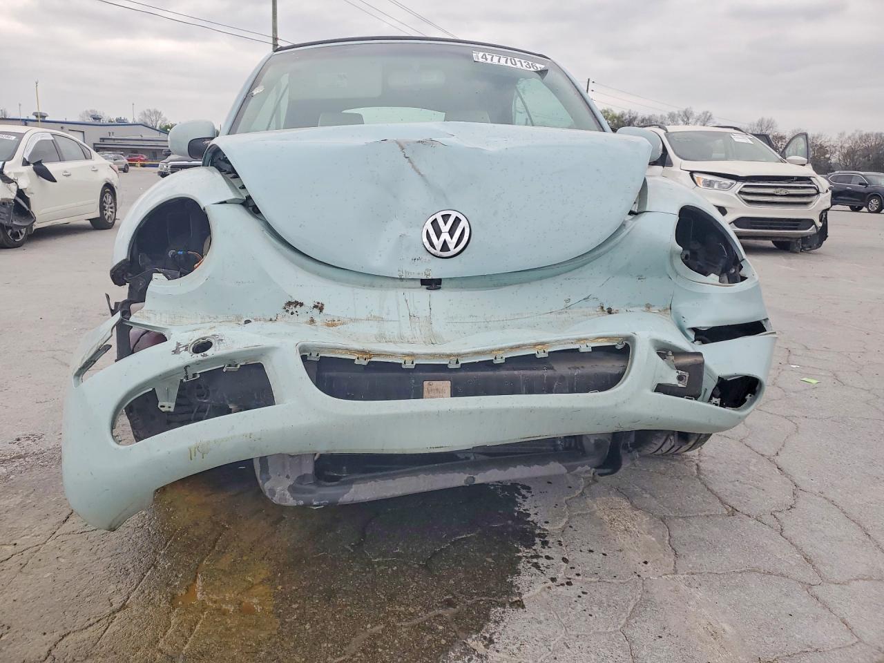 VOLKSWAGEN NEW BEETLE 2010 — 6